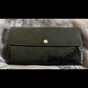 Louis Vuitton Vernis Sarah Wallet